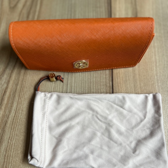 Tory Burch Eyeglasses Case - Picture 8 of 10